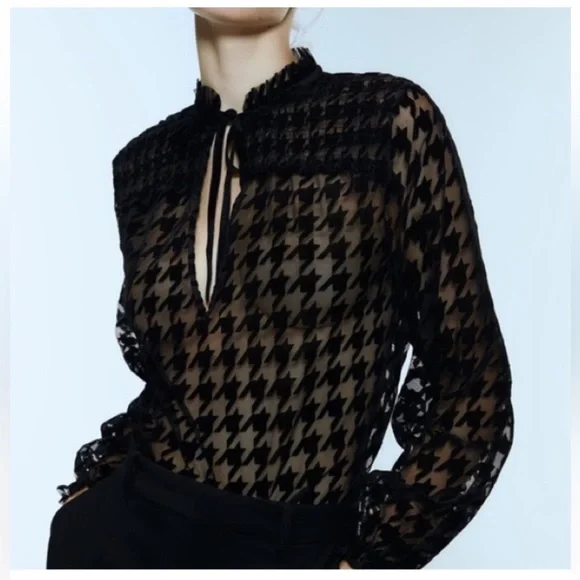 NWOT-Zara Houndstooth Pattern Velvet Bow Belt Black Extra Small Blouse - Picture 1 of 7